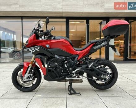 Красный БМВ S 1000XR, объемом двигателя 1 л и пробегом 5 тыс. км за 20800 $, фото 3 на Automoto.ua