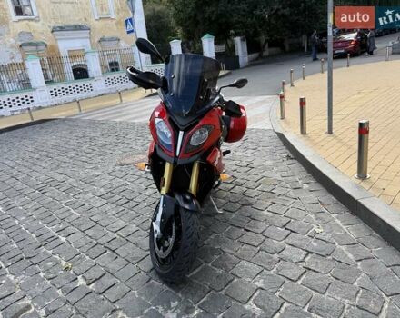 Красный БМВ S 1000XR, объемом двигателя 1 л и пробегом 49 тыс. км за 12000 $, фото 2 на Automoto.ua