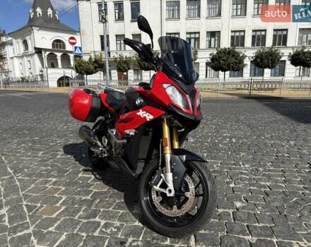 Красный БМВ S 1000XR, объемом двигателя 1 л и пробегом 49 тыс. км за 12000 $, фото 1 на Automoto.ua
