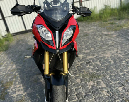 Красный БМВ S 1000XR, объемом двигателя 1 л и пробегом 22 тыс. км за 5300 $, фото 3 на Automoto.ua