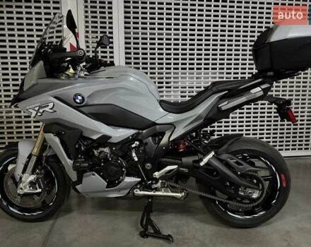 Серый БМВ S 1000XR, объемом двигателя 1 л и пробегом 14 тыс. км за 17500 $, фото 4 на Automoto.ua