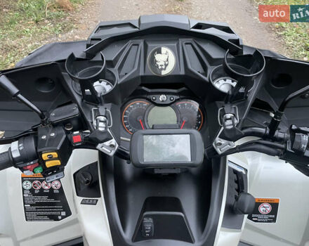 Білий БРП Аутлендер, об'ємом двигуна 1 л та пробігом 4 тис. км за 13800 $, фото 20 на Automoto.ua