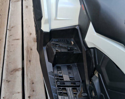 Белый БРП Аутлендер, объемом двигателя 0.65 л и пробегом 3 тыс. км за 12700 $, фото 6 на Automoto.ua