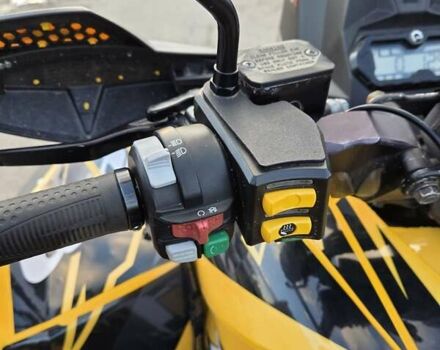 Желтый БРП Ренегаде, объемом двигателя 1 л и пробегом 12 тыс. км за 10500 $, фото 3 на Automoto.ua