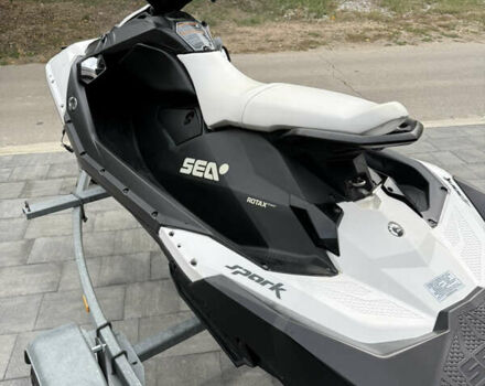 Білий БРП Спарк, об'ємом двигуна 0.9 л та пробігом 100 тис. км за 7600 $, фото 4 на Automoto.ua