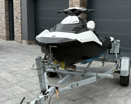 Білий БРП Спарк, об'ємом двигуна 0.9 л та пробігом 100 тис. км за 7600 $, фото 1 на Automoto.ua