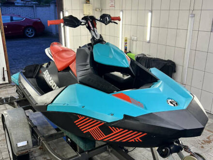 БРП Спарк 2017 в Житомире на Automoto.ua БРП Спарк, объемом двигателя 0 л и пробегом 1 тыс. км за 8900 $, фото 1 на Automoto.ua