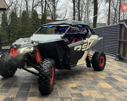 Бежевый БРП Maverick X3, объемом двигателя 0.9 л и пробегом 2 тыс. км за 35900 $, фото 2 на Automoto.ua