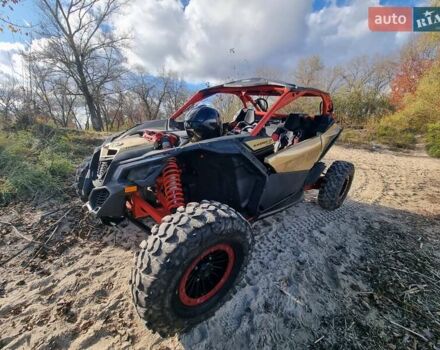 Красный БРП Maverick X3, объемом двигателя 0.9 л и пробегом 6 тыс. км за 15800 $, фото 1 на Automoto.ua