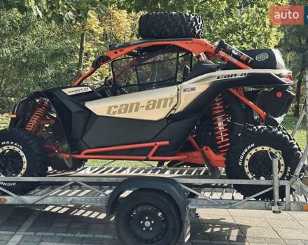 Красный БРП Maverick X3, объемом двигателя 0.9 л и пробегом 4 тыс. км за 22499 $, фото 5 на Automoto.ua