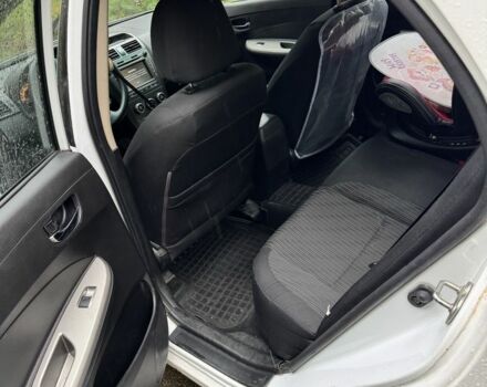 Белый БИД Нью Ф3, объемом двигателя 1.5 л и пробегом 130 тыс. км за 3000 $, фото 7 на Automoto.ua