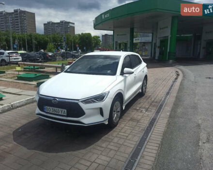 Белый БИД e2, объемом двигателя 0 л и пробегом 74 тыс. км за 13000 $, фото 1 на Automoto.ua