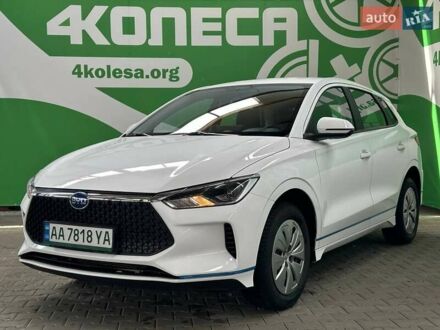 Белый БИД e2, объемом двигателя 0 л и пробегом 40 тыс. км за 16000 $, фото 1 на Automoto.ua