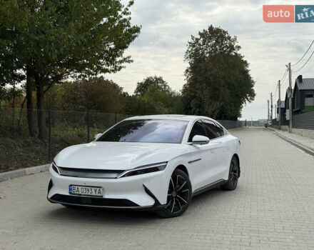 Белый БИД Han, объемом двигателя 0 л и пробегом 90 тыс. км за 22499 $, фото 1 на Automoto.ua