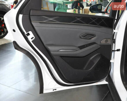 Білий БІД Qin L, об'ємом двигуна 1.5 л та пробігом 1 тис. км за 22600 $, фото 80 на Automoto.ua