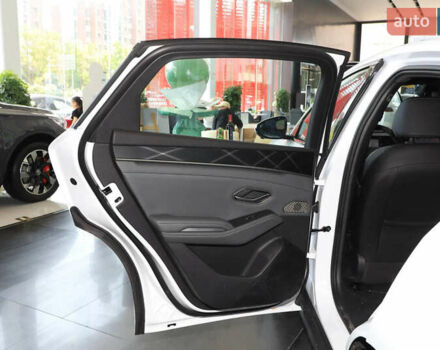 Білий БІД Qin L, об'ємом двигуна 1.5 л та пробігом 1 тис. км за 22600 $, фото 79 на Automoto.ua