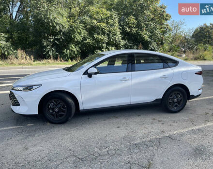 Белый БИД Qin Plus, объемом двигателя 1.5 л и пробегом 1 тыс. км за 19499 $, фото 2 на Automoto.ua