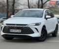 Білий БІД Qin Plus, об'ємом двигуна 1.5 л та пробігом 3 тис. км за 17700 $, фото 1 на Automoto.ua