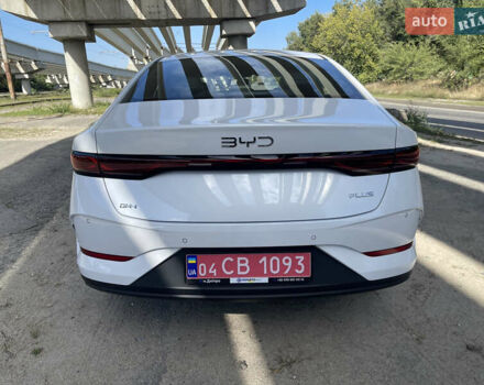 Белый БИД Qin Plus, объемом двигателя 1.5 л и пробегом 1 тыс. км за 19499 $, фото 4 на Automoto.ua