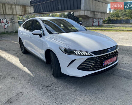 Белый БИД Qin Plus, объемом двигателя 1.5 л и пробегом 1 тыс. км за 19499 $, фото 6 на Automoto.ua