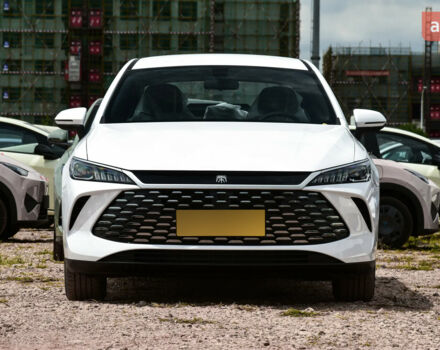 БИД Qin Plus, объемом двигателя 1.5 л и пробегом 0 тыс. км за 19500 $, фото 1 на Automoto.ua