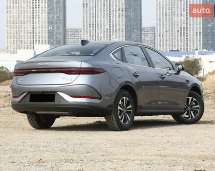 Сірий БІД Qin Plus, об'ємом двигуна 1.5 л та пробігом 1 тис. км за 17500 $, фото 7 на Automoto.ua