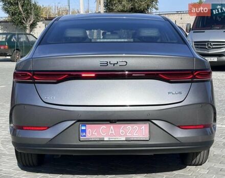 Серый БИД Qin Plus, объемом двигателя 1.5 л и пробегом 1 тыс. км за 19500 $, фото 4 на Automoto.ua