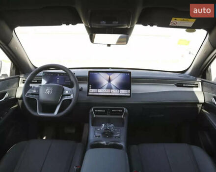 Сірий БІД Qin Plus, об'ємом двигуна 1.5 л та пробігом 1 тис. км за 17500 $, фото 10 на Automoto.ua