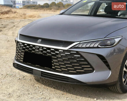 Сірий БІД Qin Plus, об'ємом двигуна 1.5 л та пробігом 1 тис. км за 17500 $, фото 8 на Automoto.ua