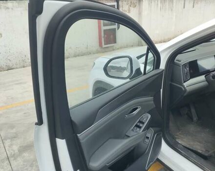 Білий БІД Song L, об'ємом двигуна 1.5 л та пробігом 3 тис. км за 28500 $, фото 7 на Automoto.ua