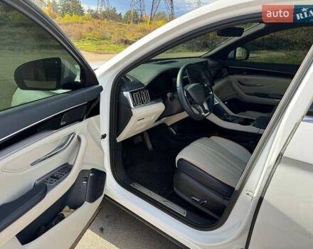 Белый БИД Song Plus, объемом двигателя 0 л и пробегом 67 тыс. км за 24900 $, фото 6 на Automoto.ua