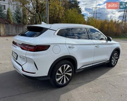 Белый БИД Song Plus, объемом двигателя 0 л и пробегом 67 тыс. км за 24900 $, фото 5 на Automoto.ua