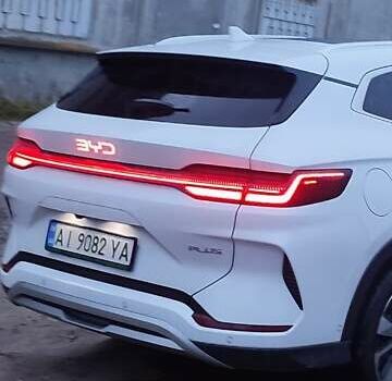 Белый БИД Song Plus, объемом двигателя 0 л и пробегом 24 тыс. км за 27800 $, фото 2 на Automoto.ua