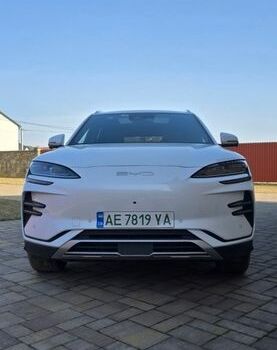 Белый БИД Song Plus, объемом двигателя 0 л и пробегом 16 тыс. км за 25700 $, фото 1 на Automoto.ua