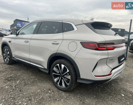 Бежевый БИД Song Plus, объемом двигателя 0 л и пробегом 1 тыс. км за 30000 $, фото 5 на Automoto.ua