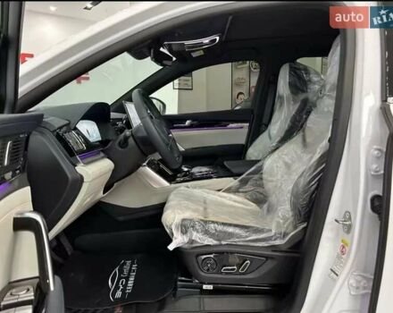 Белый БИД Tang, объемом двигателя 0 л и пробегом 4 тыс. км за 39900 $, фото 7 на Automoto.ua