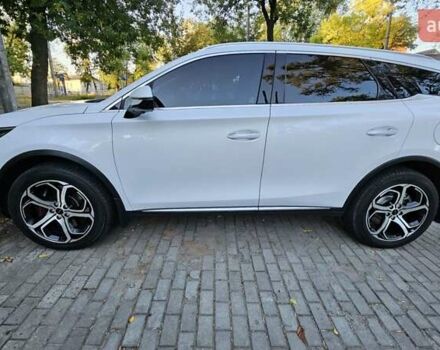 Белый БИД Tang, объемом двигателя 0 л и пробегом 15 тыс. км за 36500 $, фото 1 на Automoto.ua