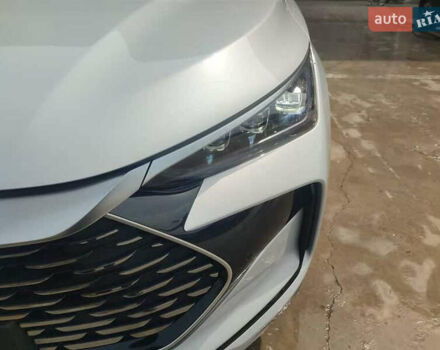 Белый БИД Tang, объемом двигателя 1.5 л и пробегом 2 тыс. км за 34500 $, фото 3 на Automoto.ua