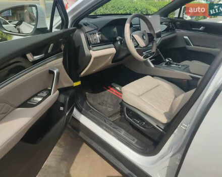 Белый БИД Tang, объемом двигателя 1.5 л и пробегом 2 тыс. км за 34500 $, фото 10 на Automoto.ua