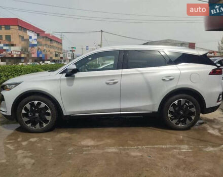 Белый БИД Tang, объемом двигателя 1.5 л и пробегом 2 тыс. км за 34500 $, фото 4 на Automoto.ua