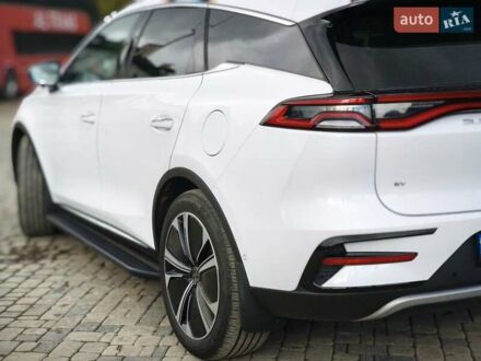 Белый БИД Tang, объемом двигателя 0 л и пробегом 4 тыс. км за 39900 $, фото 1 на Automoto.ua