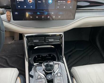 Серый БИД Tang, объемом двигателя 0 л и пробегом 18 тыс. км за 35350 $, фото 7 на Automoto.ua