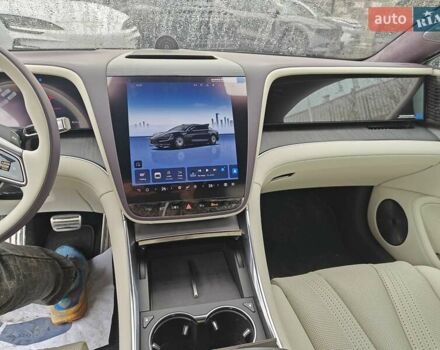 Чорний БІД YANGWANG U7, об'ємом двигуна 0 л та пробігом 1 тис. км за 102200 $, фото 32 на Automoto.ua