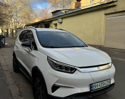 Белый БИД Yuan, объемом двигателя 0 л и пробегом 65 тыс. км за 17500 $, фото 1 на Automoto.ua