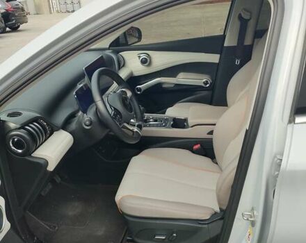 Белый БИД Yuan Plus, объемом двигателя 0 л и пробегом 21 тыс. км за 19900 $, фото 9 на Automoto.ua