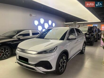 БИД Yuan Plus 2024 в Киеве на Automoto.ua Белый БИД Yuan Plus, объемом двигателя 0 л и пробегом 5 тыс. км за 20999 $, фото 1 на Automoto.ua