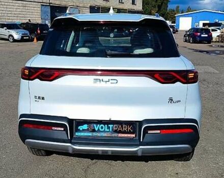 Белый БИД Yuan Up, объемом двигателя 0 л и пробегом 5 тыс. км за 20000 $, фото 4 на Automoto.ua