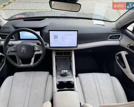 Серый БИД Yuan Up, объемом двигателя 0 л и пробегом 9 тыс. км за 18499 $, фото 4 на Automoto.ua
