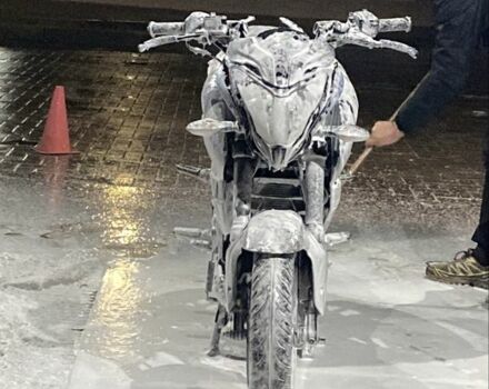 Баджадж Пульсар, объемом двигателя 0.2 л и пробегом 0 тыс. км за 2150 $, фото 4 на Automoto.ua