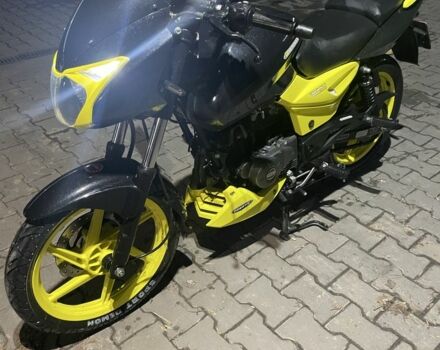 Баджадж Пульсар, объемом двигателя 0.18 л и пробегом 0 тыс. км за 1400 $, фото 2 на Automoto.ua